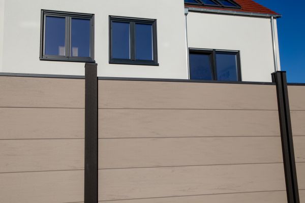 Composite Fence Repair in Santa Fe