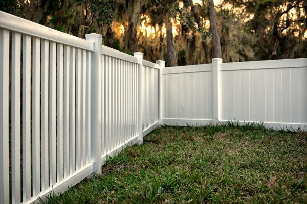 Vinyl Fence Construction in Santa Fe
