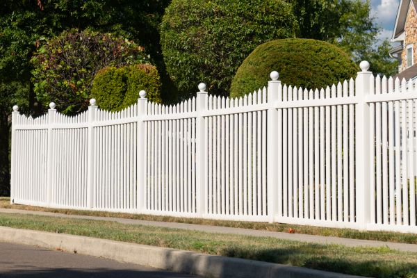 Vinyl Picket Fence Repair in Santa Fe